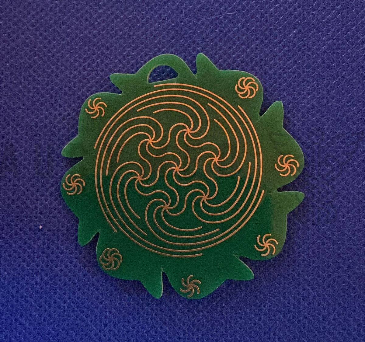 Chakren Anhänger – Wheel Herz, ca.57x57 mm, goldlegiert, doppelseitig, kupferunterlegt – Produktansicht 1