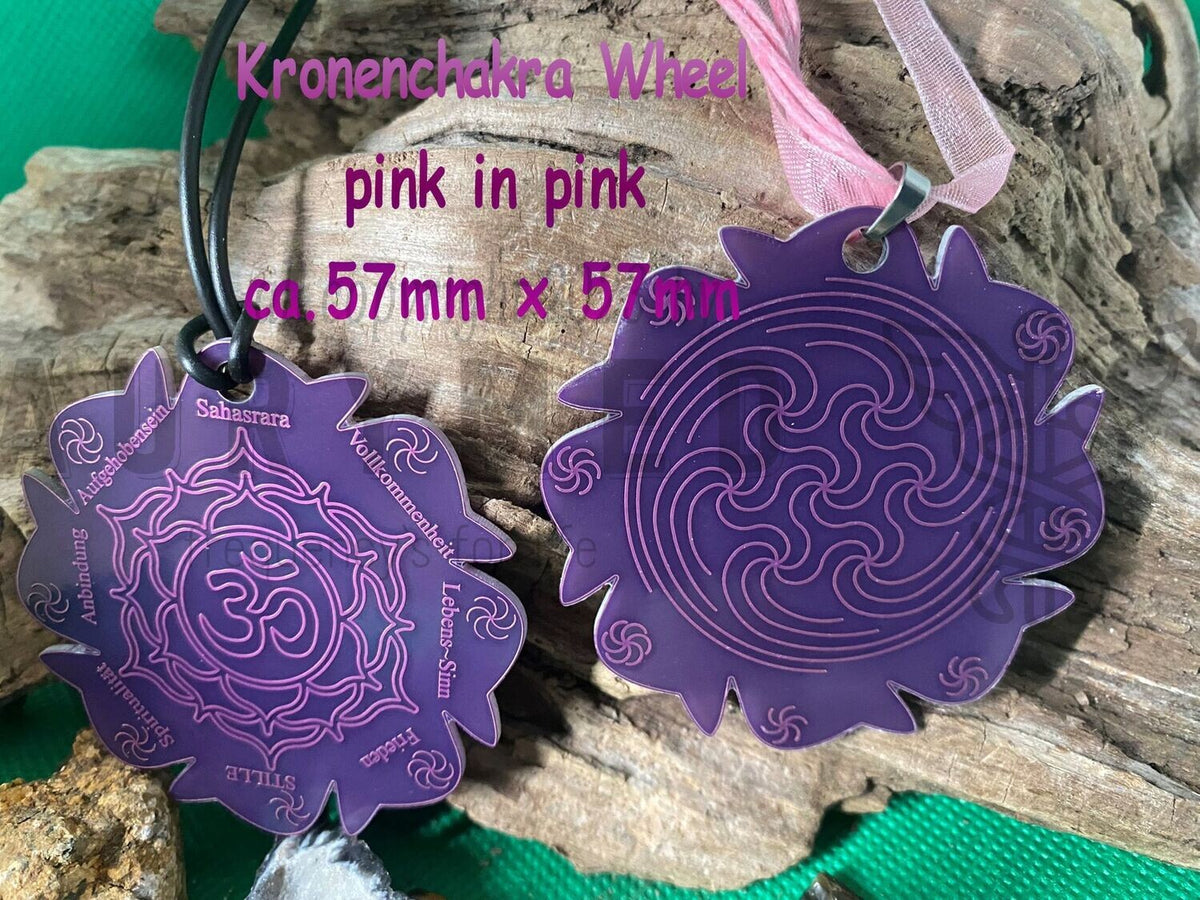 Chakren Anhänger Wheel Krone, lila flieder, ca.57x57 mm, purpur legiert, doppelseitig, kupferunterlegt – Produktansicht 1