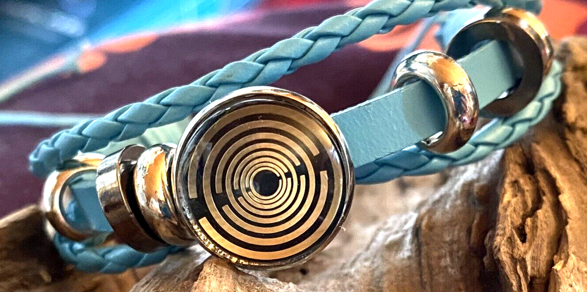 Armband-mehrsträngig, blau, eingearbeitete Lakhovsky MWO Schwingkreis Oszillator Antenne (stromlos), Disc gold legiert + Kupfer unterlegt ca. 18 mm hinter Glas, durch Ziehen stufenlos verstellbar