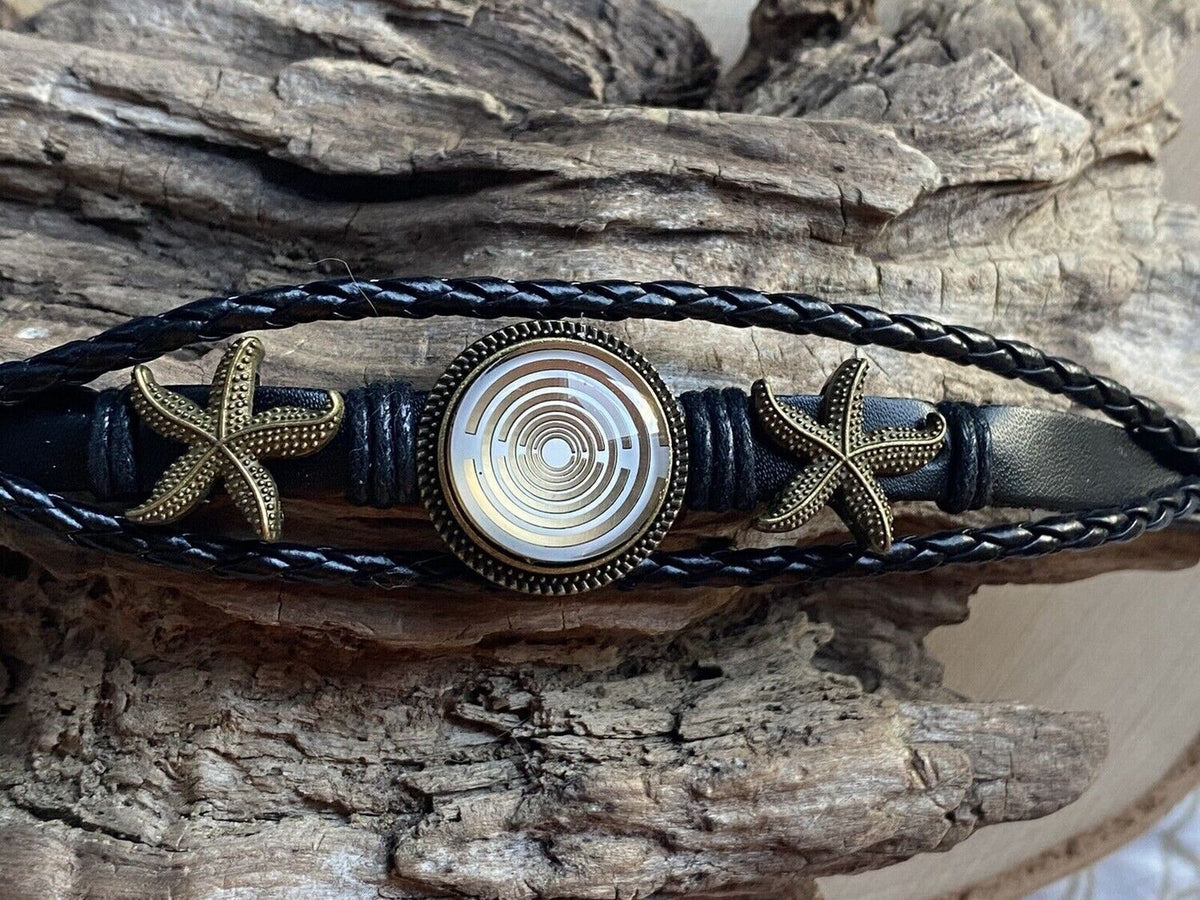 Armband-mehrsträngig, Seestern, schwarz, Symbol Lakhovsky MWO Schwingkreis Oszillator Antenne (stromlos), weiße Disc gold legiert + Kupfer unterlegt ca. 18 mm hinter Glas, Druckknopf Verschluss