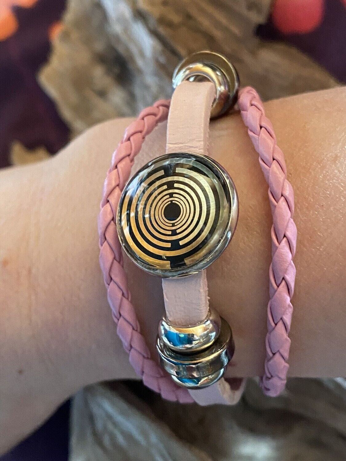 Armband-mehrsträngig, rosa, Symbol Lakhovsky MWO Schwingkreis Oszillator Antenne (stromlos), weiße Disc gold legiert + Kupfer unterlegt ca. 18 mm hinter Glas, durch Ziehen stufenlos verstellbar