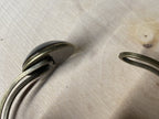 Armband - Lakhovsky MWO Antenne (stromlos) als nachtschwarzer ca. 25 mm großer Coin mit Goldlegierung in ein bronzefarbendes Schnapparmband eingearbeitet, Kupfer unterlegt