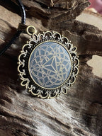 Amulett – Merkaba – 25 mm / goldlegiert / schwarz – Produktansicht 1