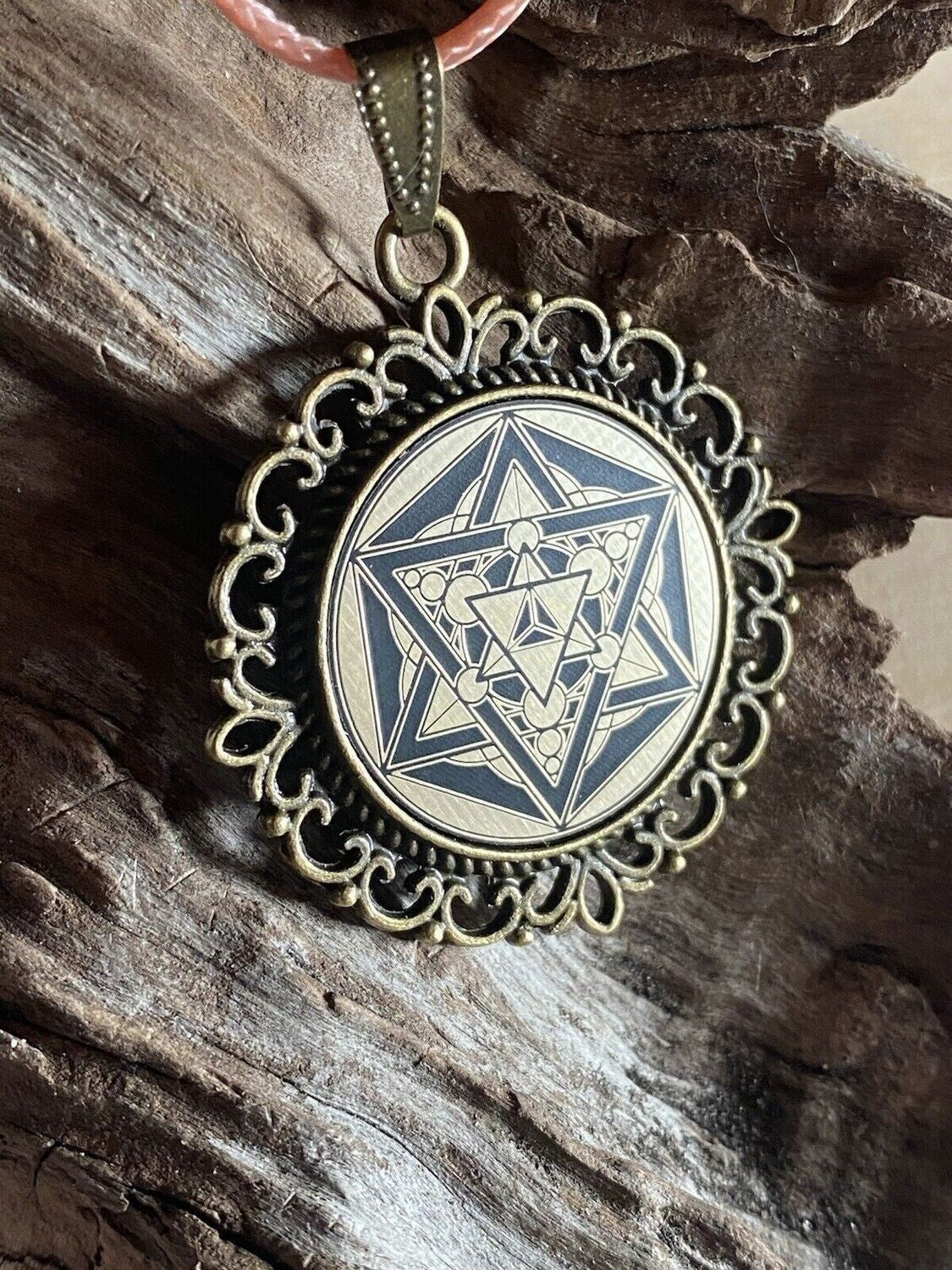 Amulett – Merkaba – 25 mm / goldlegiert / schwarz – Produktansicht 1