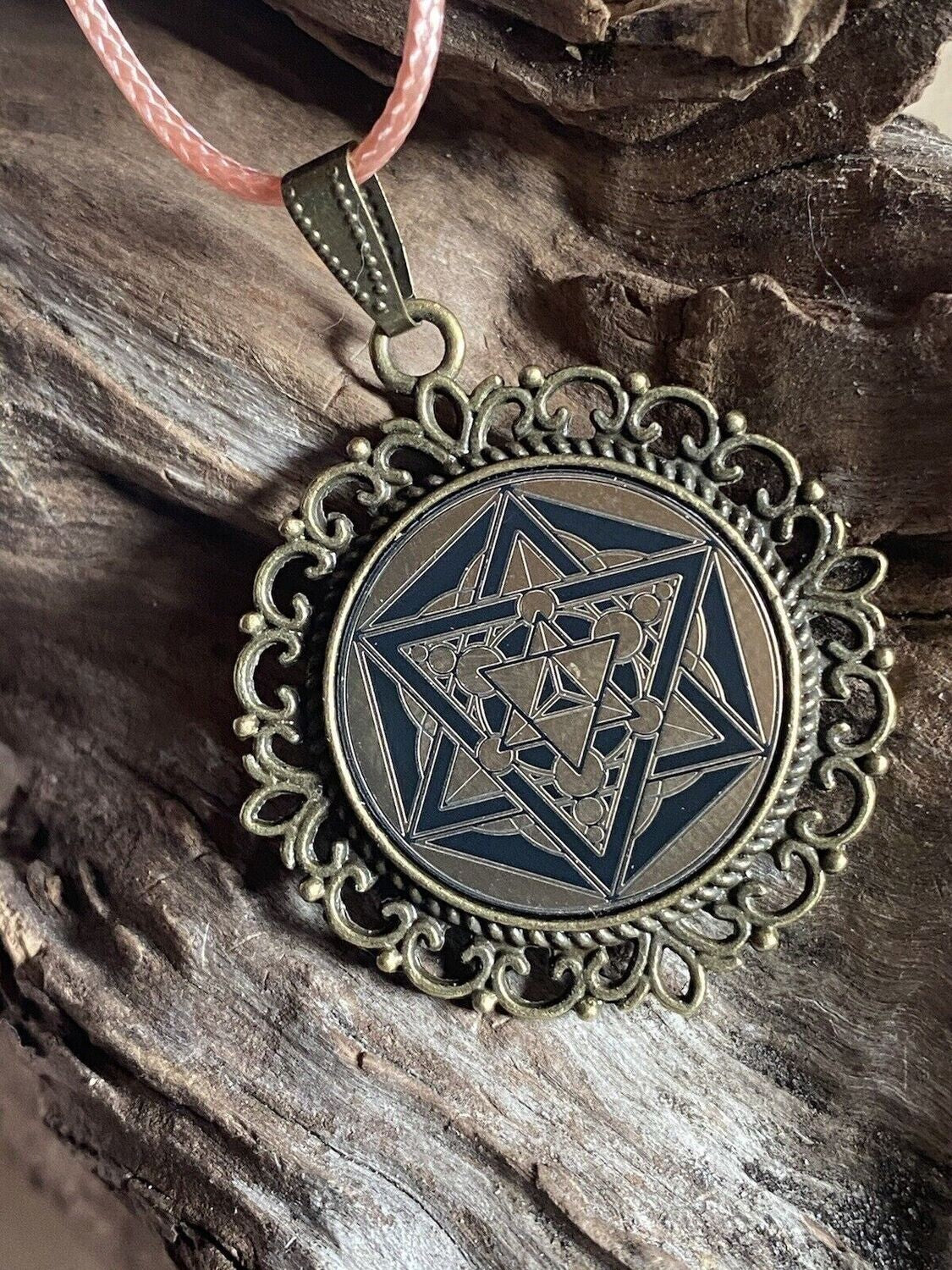 Amulett – Merkaba – 25 mm / goldlegiert / schwarz – Produktansicht 1