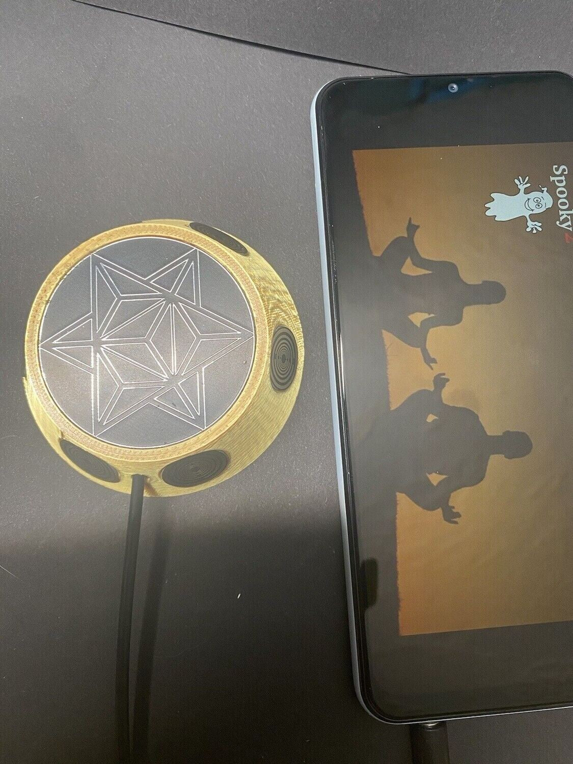 50 mm VibraNex UFO – silk golden, Oberflächenplatte zinnlegiert – Produktansicht 1