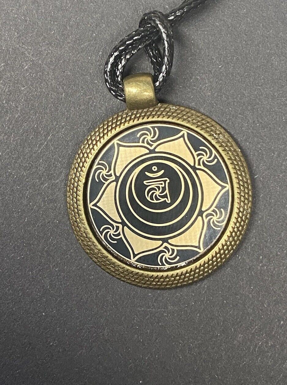 Amulett – Chakremy – Chakra – 25 mm / goldlegiert / Fassung bronzefarben – Produktansicht 1