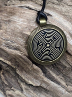 Amulett – Hekathe Wheel der heiligen – 25 mm / goldlegiert / Fassung bronzefarben – Produktansicht 1