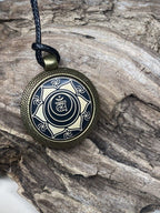 Amulett – Chakremy – Chakra – 25 mm / goldlegiert / Fassung bronzefarben – Produktansicht 1