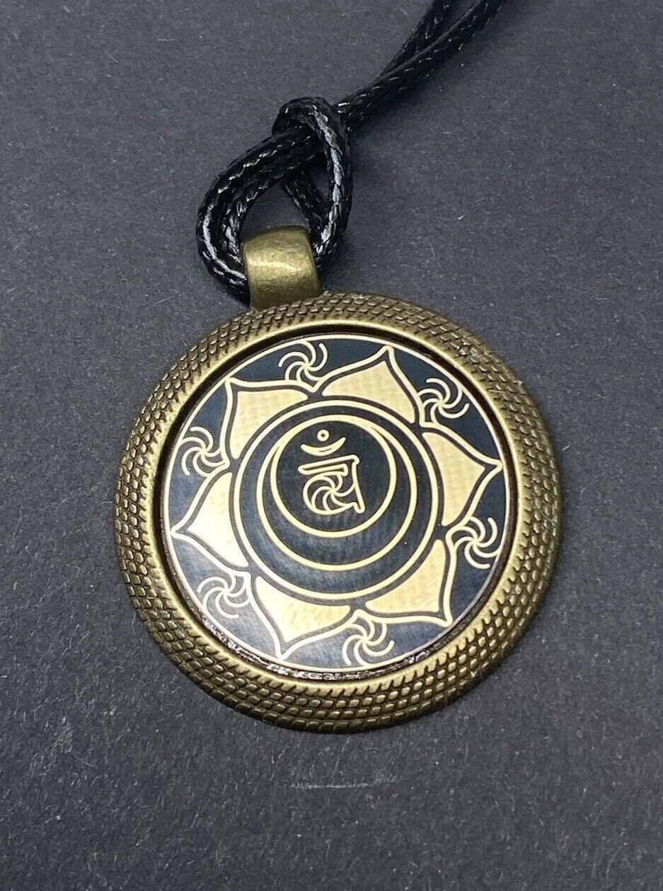 Amulett – Chakremy – Chakra – 25 mm / goldlegiert / Fassung bronzefarben – Produktansicht 1