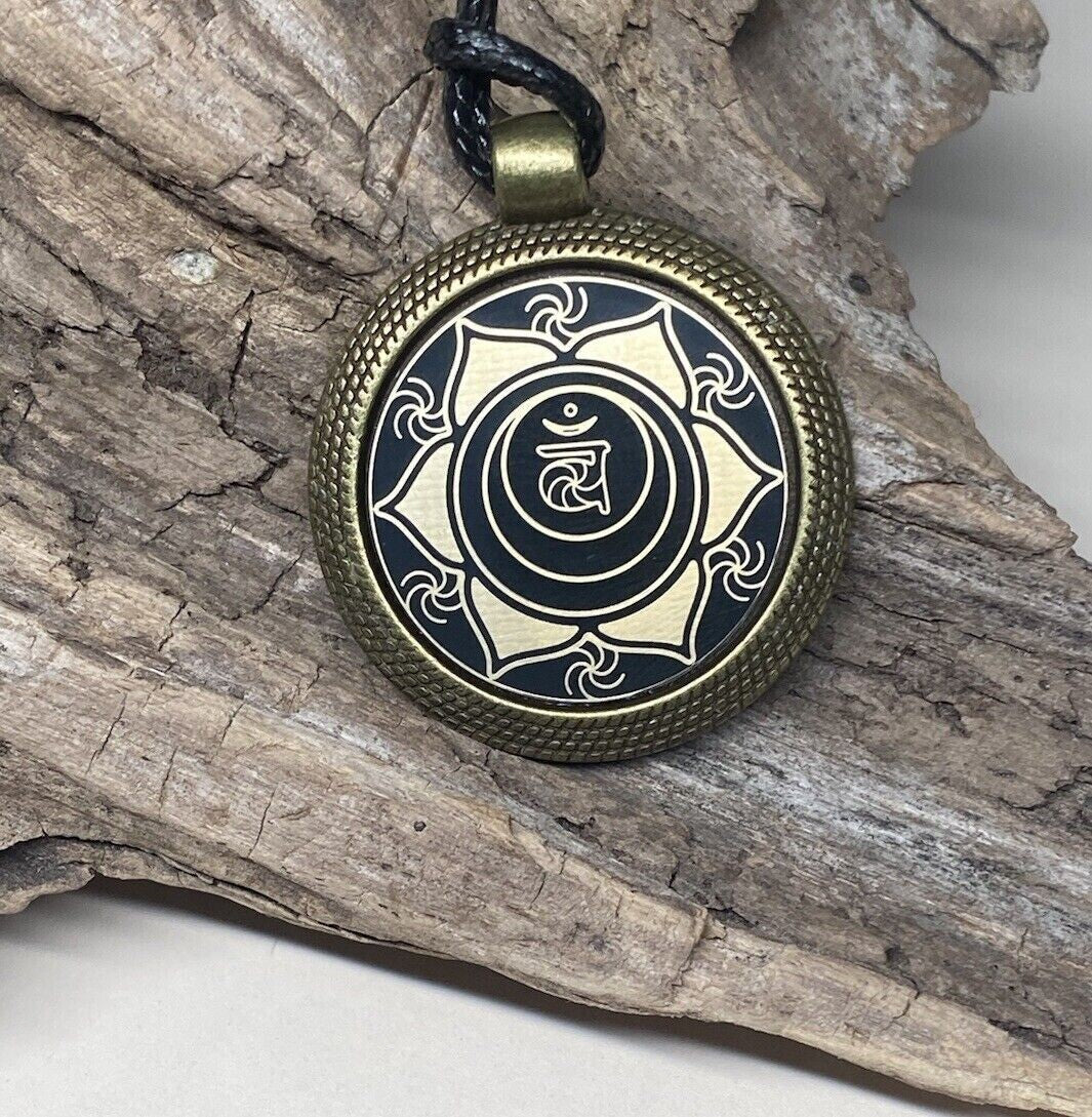 Amulett – Chakremy – Chakra – 25 mm / goldlegiert / Fassung bronzefarben – Produktansicht 1