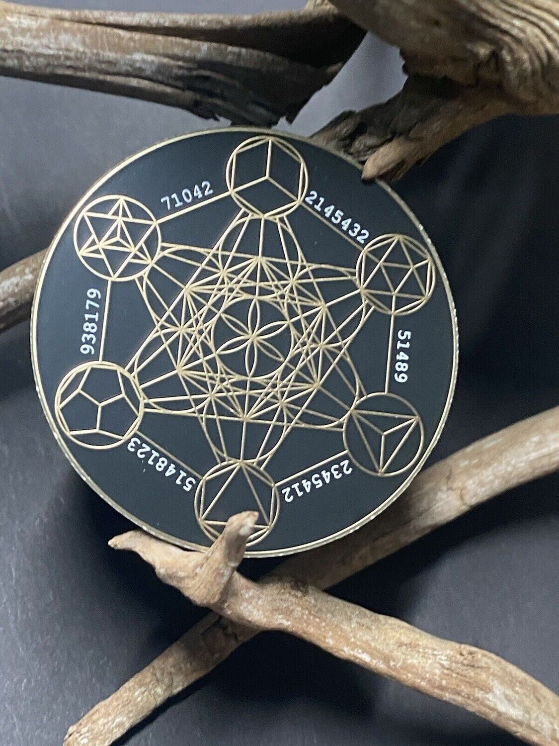 50 mm Disc – Metatron + Blume des Lebens – goldlegiert / schwarz – Produktansicht 1