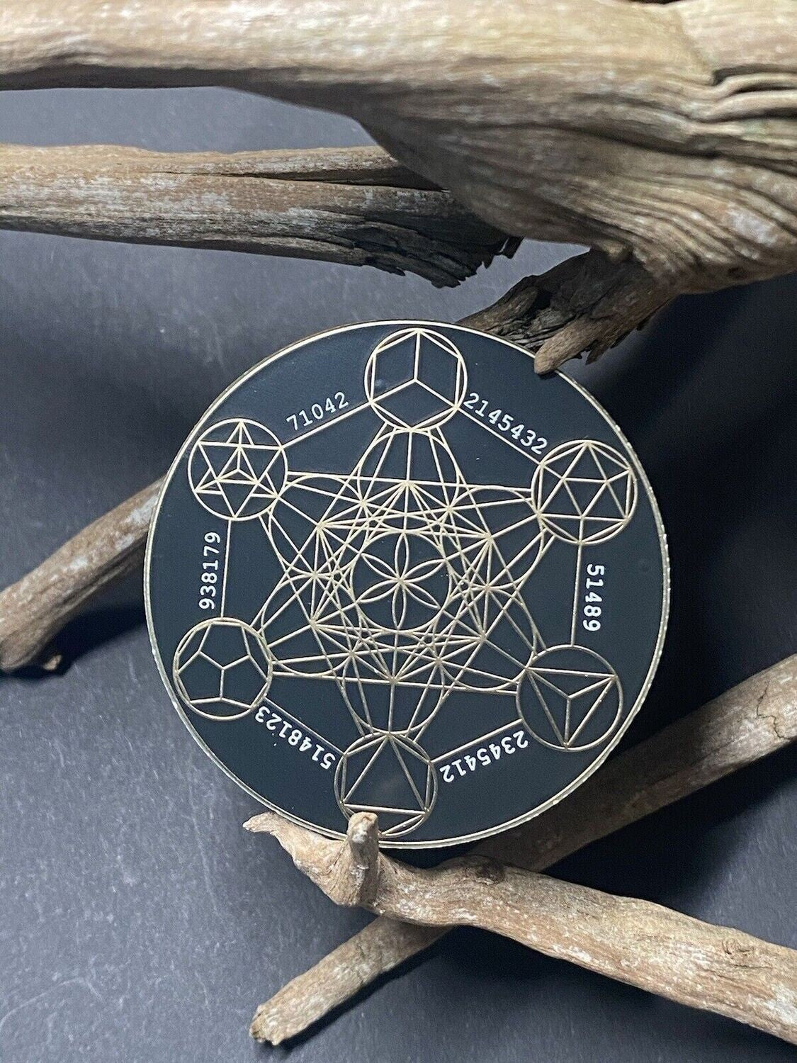 50 mm Disc – Metatron + Blume des Lebens – goldlegiert / schwarz – Produktansicht 1