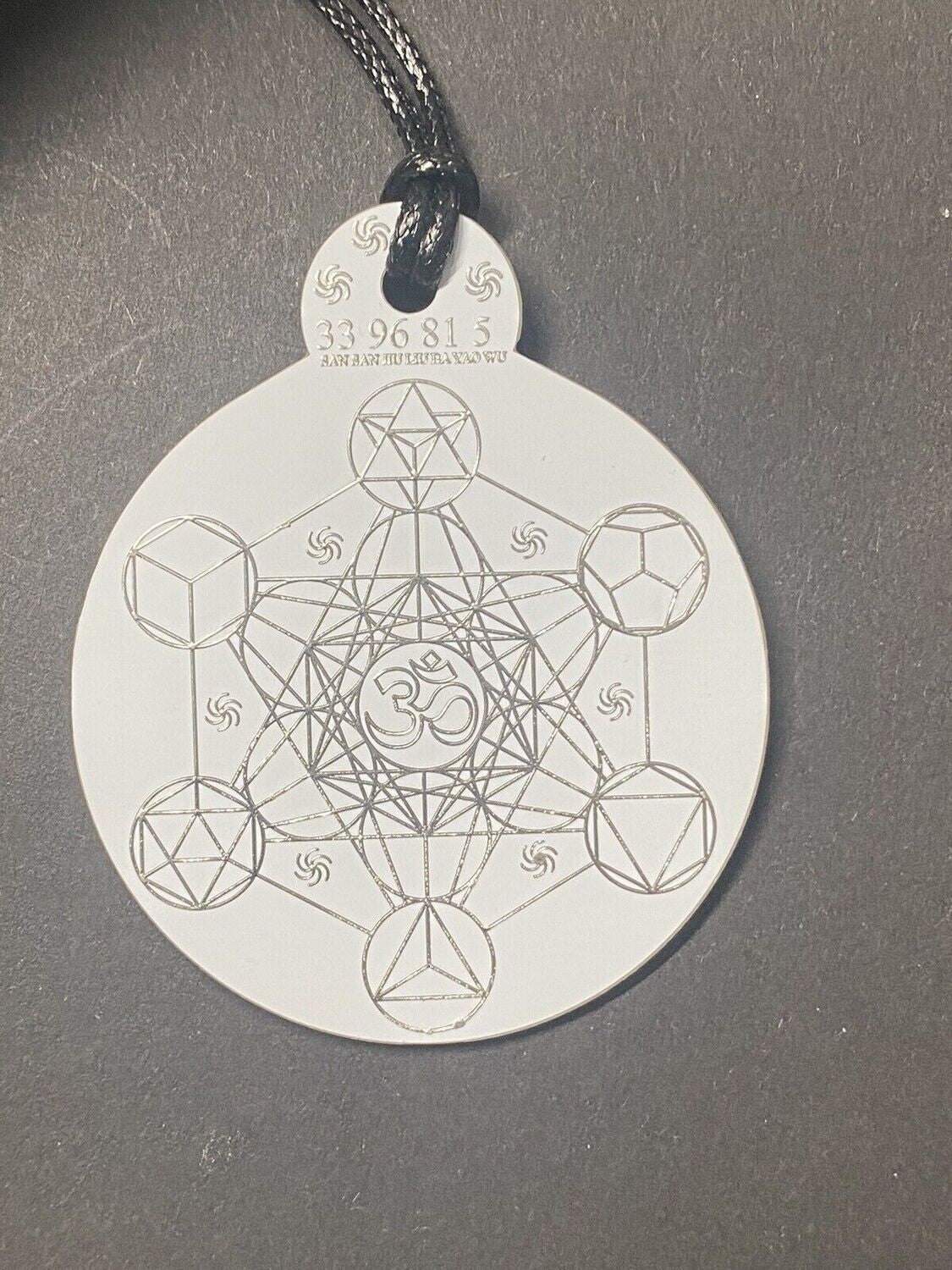 Anhänger Metatron, weiß, zinnlegiert, doppelseitig ca. 52 mm x62 mm – Produktansicht 1