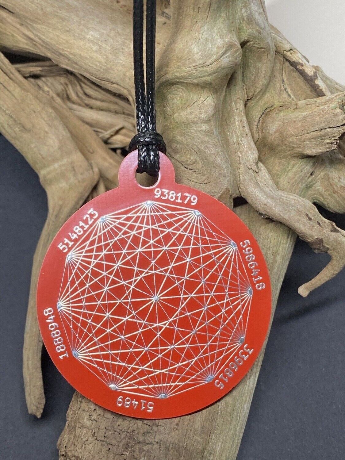 Amulett – Disc ca. 48x58 mm – Lakhovsky MWO + Dodecagram – 58 mm / zinnlegiert / rot – Produktansicht 1