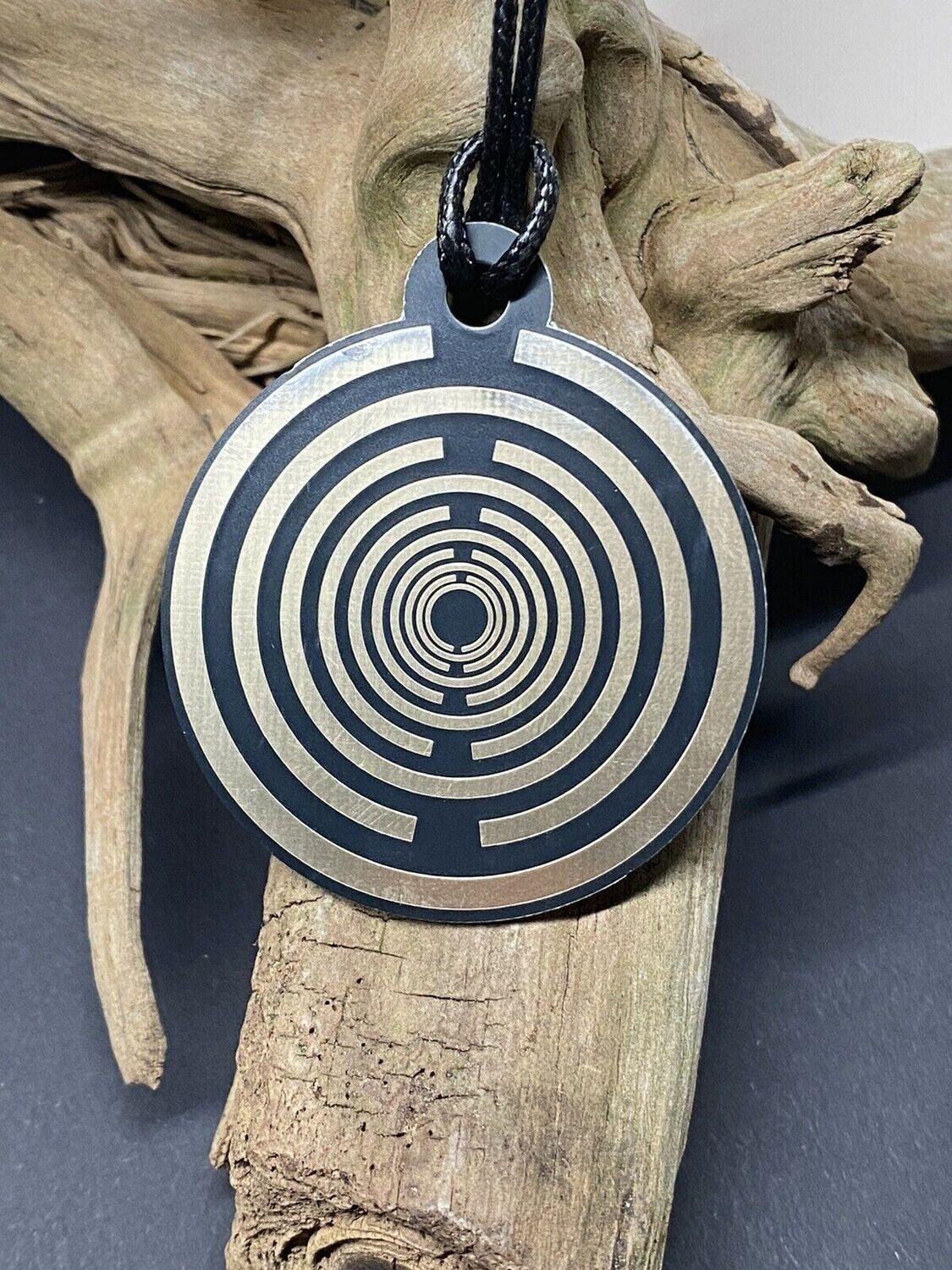 Amulett – Disc ca. 48x58 mm – Lakhovsky MWO + Dodecagram – 58 mm / goldlegiert / schwarz – Produktansicht 1