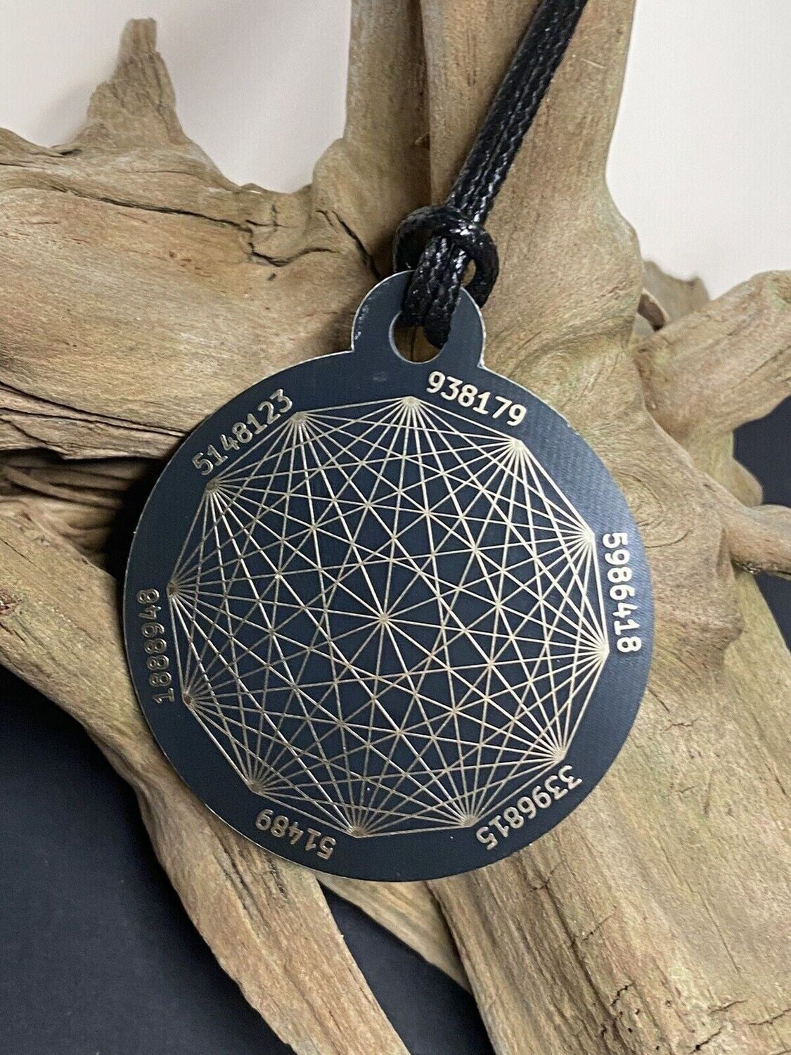 Amulett – Disc ca. 48x58 mm – Lakhovsky MWO + Dodecagram – 58 mm / goldlegiert / schwarz – Produktansicht 1