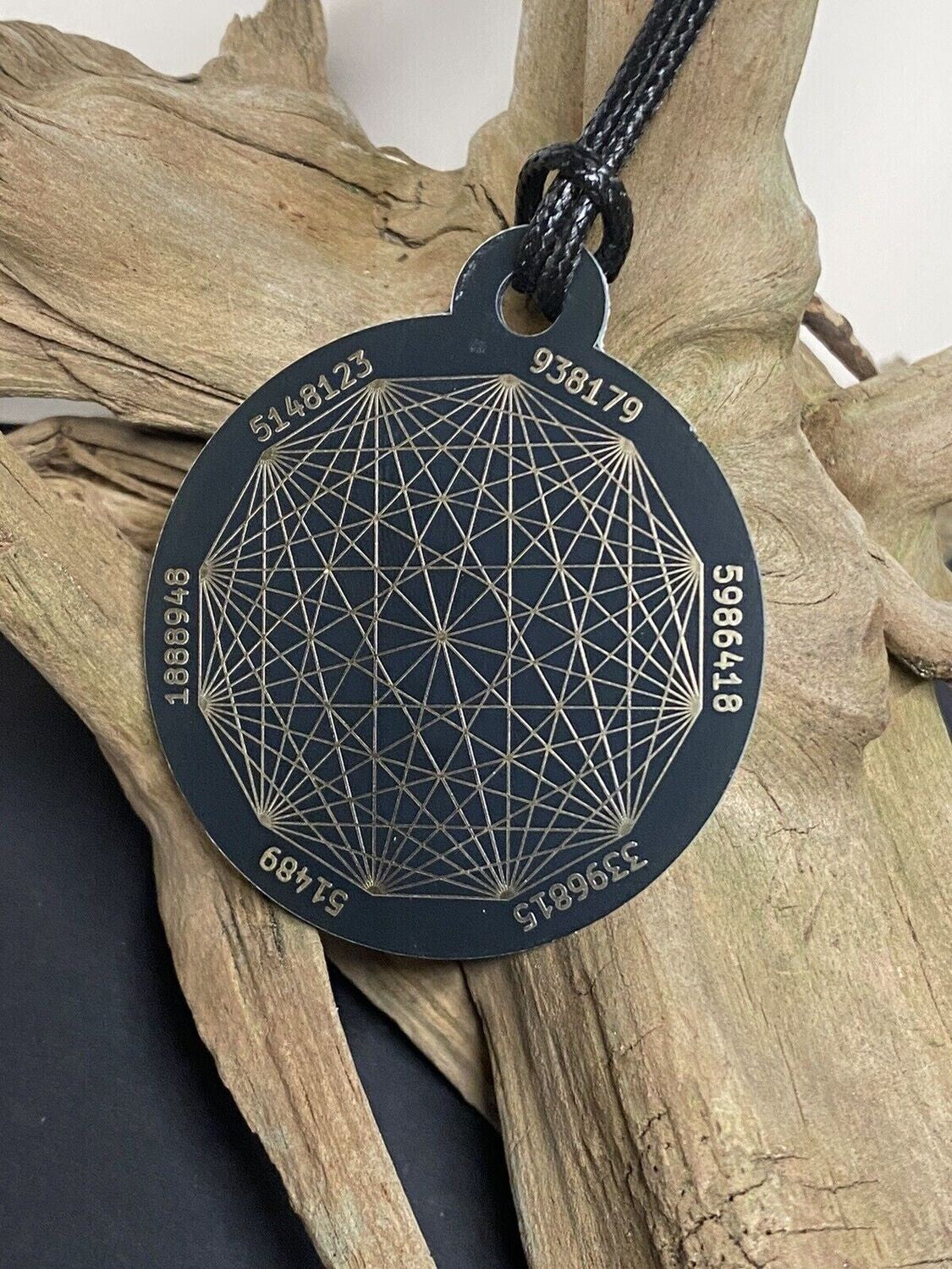 Amulett – Disc ca. 48x58 mm – Lakhovsky MWO + Dodecagram – 58 mm / goldlegiert / schwarz – Produktansicht 1