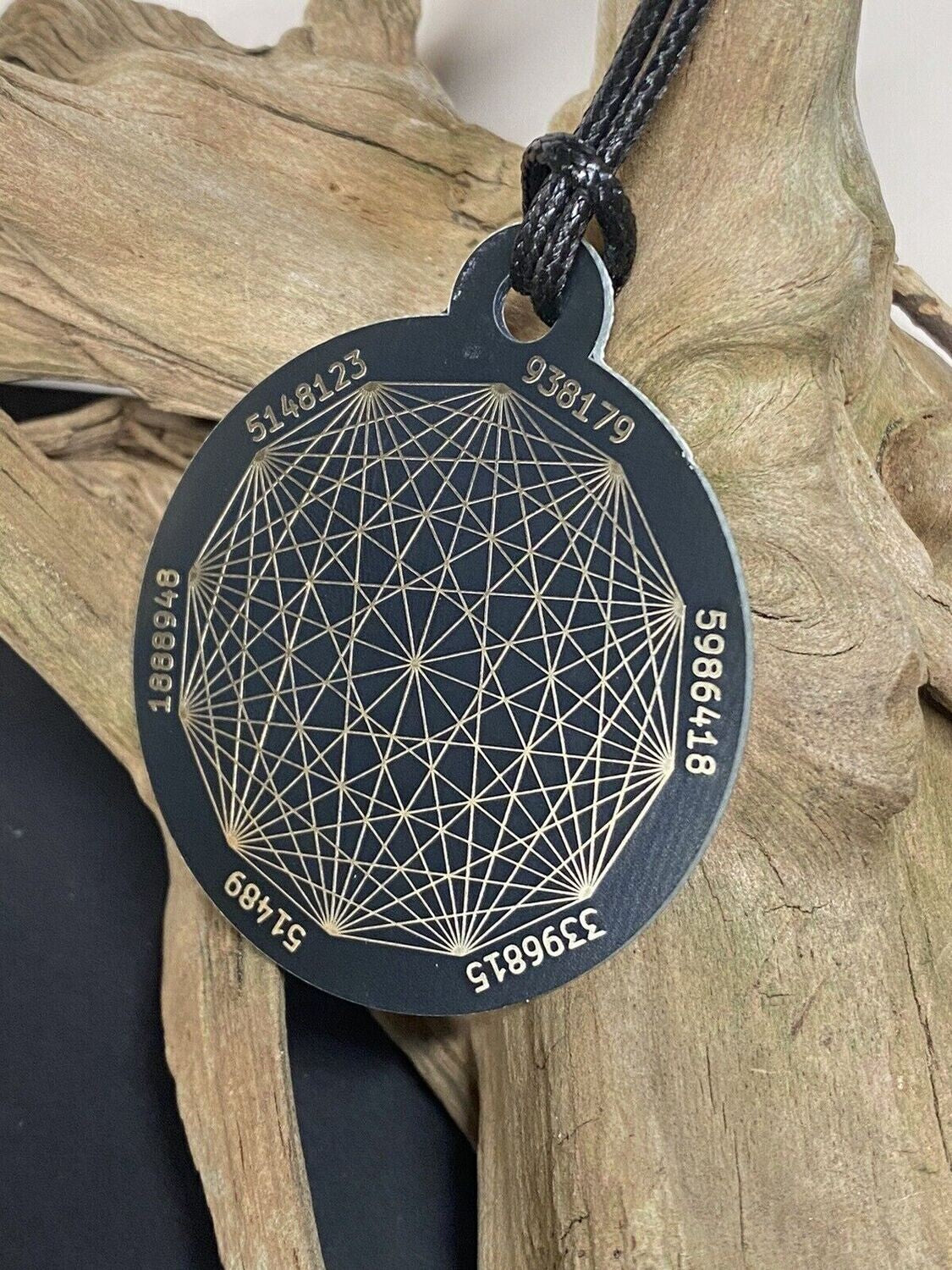 Amulett – Disc ca. 48x58 mm – Lakhovsky MWO + Dodecagram – 58 mm / goldlegiert / schwarz – Produktansicht 1