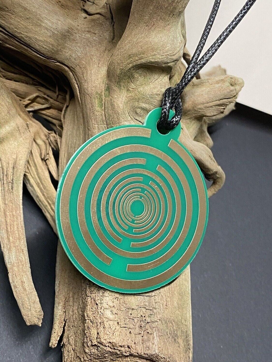 Amulett – Disc ca. 48x58 mm – Lakhovsky MWO + Dodecagram – 58 mm / goldlegiert / grün – Produktansicht 1