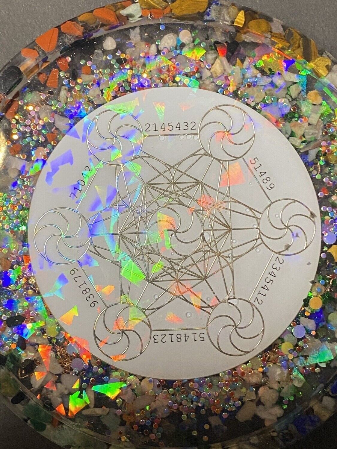 90 mm Disc - Epoxidharz Glitzer - Scheibe mit Metatron+platonischen Körpern,Bifila Spule (fermatsche Antenne), Disc doppelseitig, Zinn legiert, Kupfer unterlegt,Ladeschale stromlos – Produktansicht 11