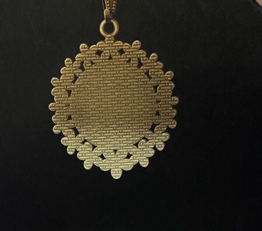 Amulett – bronzefarben, Blume des Lebens, Disc in blau 25 mm, zinnlegiert, kupferunterlegt – Produktansicht 1