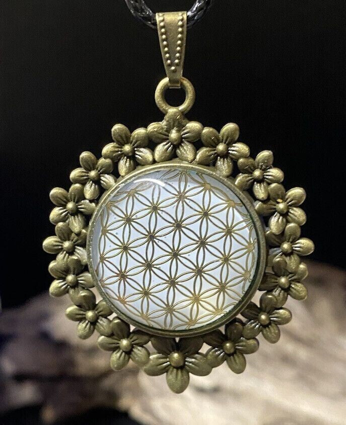 Amulett – bronzefarben, Blume des Lebens, Lebensblume, Disc in weiß 25 mm, goldlegiert, kupferunterlegt – Produktansicht 1