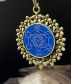 Amulett – bronzefarben, Metatron, Disc in blau 25 mm, zinnlegiert, kupferunterlegt – Produktansicht 1