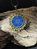 Amulett – bronzefarben, Metatron, Disc in blau 25 mm, zinnlegiert, kupferunterlegt – Produktansicht 1
