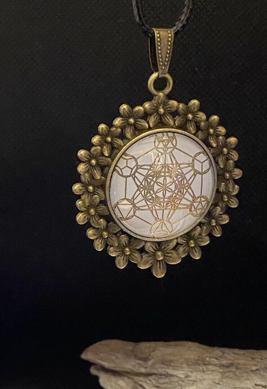 Amulett – bronzefarben, Metatron, Disc (hinter Glas) in weiss 25 mm, goldlegiert, kupferunterlegt – Produktansicht 1