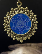 Amulett – bronzefarben, Metatron, Disc in blau 25 mm, zinnlegiert, kupferunterlegt – Produktansicht 1