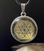 Amulett – Vector Equilibrium – 25 mm / goldlegiert / schwarz – Produktansicht 1