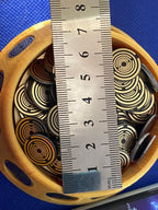 69 mm VibraNex Brunnen – silk golden, Oberflächenplatte goldlegiert, Füllung Bergkristall – Produktansicht 1