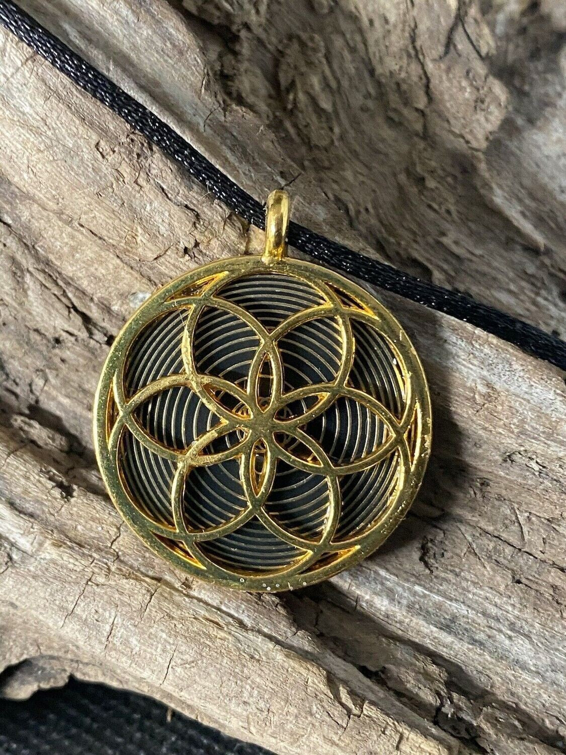 Amulett – Blume des Lebens – Bifilar / Fermat + Blume des Lebens – 30 mm / goldlegiert / nachtschwarz – Produktansicht 1