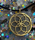 Amulett – Blume des Lebens – Bifilar / Fermat + Blume des Lebens – 30 mm / goldlegiert / nachtschwarz – Produktansicht 1
