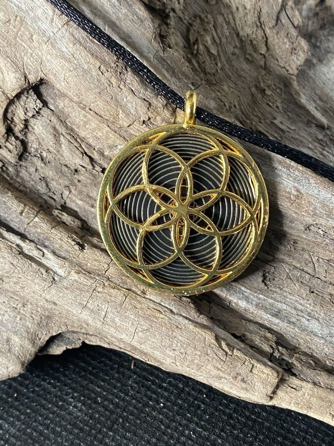 Amulett – Blume des Lebens – Bifilar / Fermat + Blume des Lebens – 30 mm / goldlegiert / nachtschwarz – Produktansicht 1