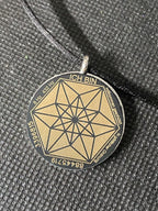 Amulett – Fassung Blume des Lebens – Bifilar / Fermat + Vector Equilibrium – 30 mm / goldlegiert / nachtschwarz – Produktansi