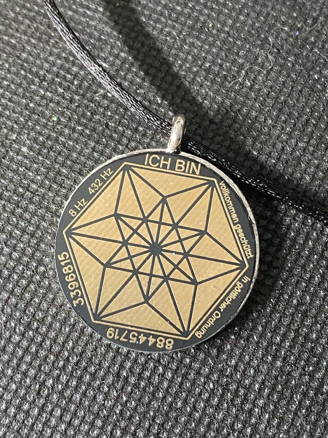 Amulett – Fassung Blume des Lebens – Bifilar / Fermat + Vector Equilibrium – 30 mm / goldlegiert / nachtschwarz – Produktansi
