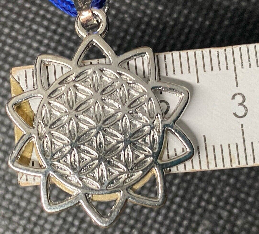 Amulett – Mini in silberfarben – Lakhovsky MWO + Blume des Lebens – 20 mm / goldlegiert – Produktansicht 1