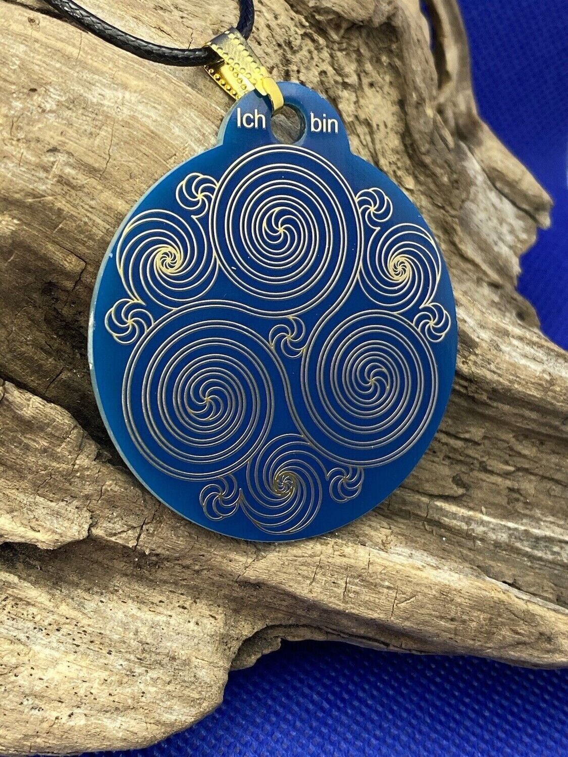 Amulett – Merkaba im Lotus mit den Worten – Merkaba + Lotus – 46 mm – Produktansicht 1