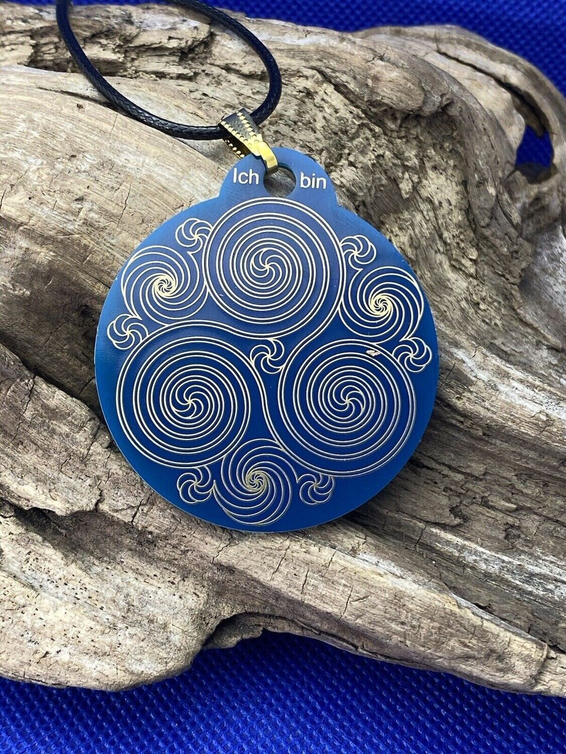 Amulett – Merkaba im Lotus mit den Worten – Merkaba + Lotus – 46 mm – Produktansicht 1