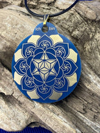 Amulett – Merkaba im Lotus mit den Worten – Merkaba + Lotus – 46 mm – Produktansicht 1