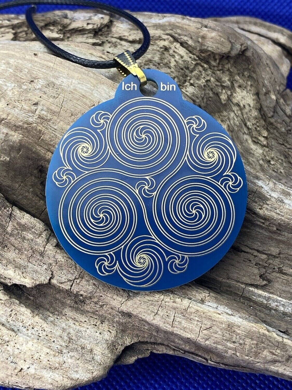 Amulett – Merkaba im Lotus mit den Worten – Merkaba + Lotus – 46 mm – Produktansicht 1
