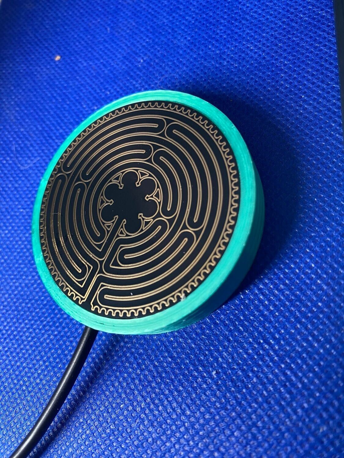 50 mm VibraNex flach, silk mint grün, Oberflächenplatte goldlegiert – Produktansicht 1
