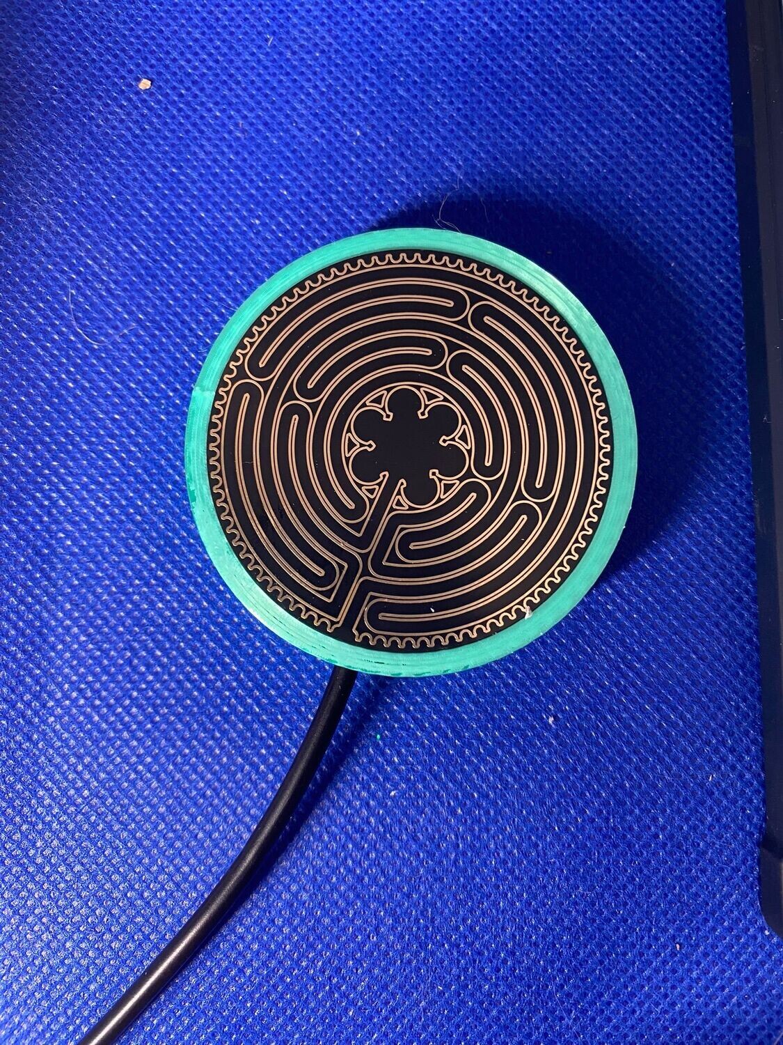 50 mm VibraNex flach, silk mint grün, Oberflächenplatte goldlegiert – Produktansicht 1