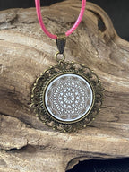Amulett – Dodecagram als weisser 25 mm Coin – Dodecagram – 25 mm / zinnlegiert / Fassung bronzefarben – Produktansicht 1