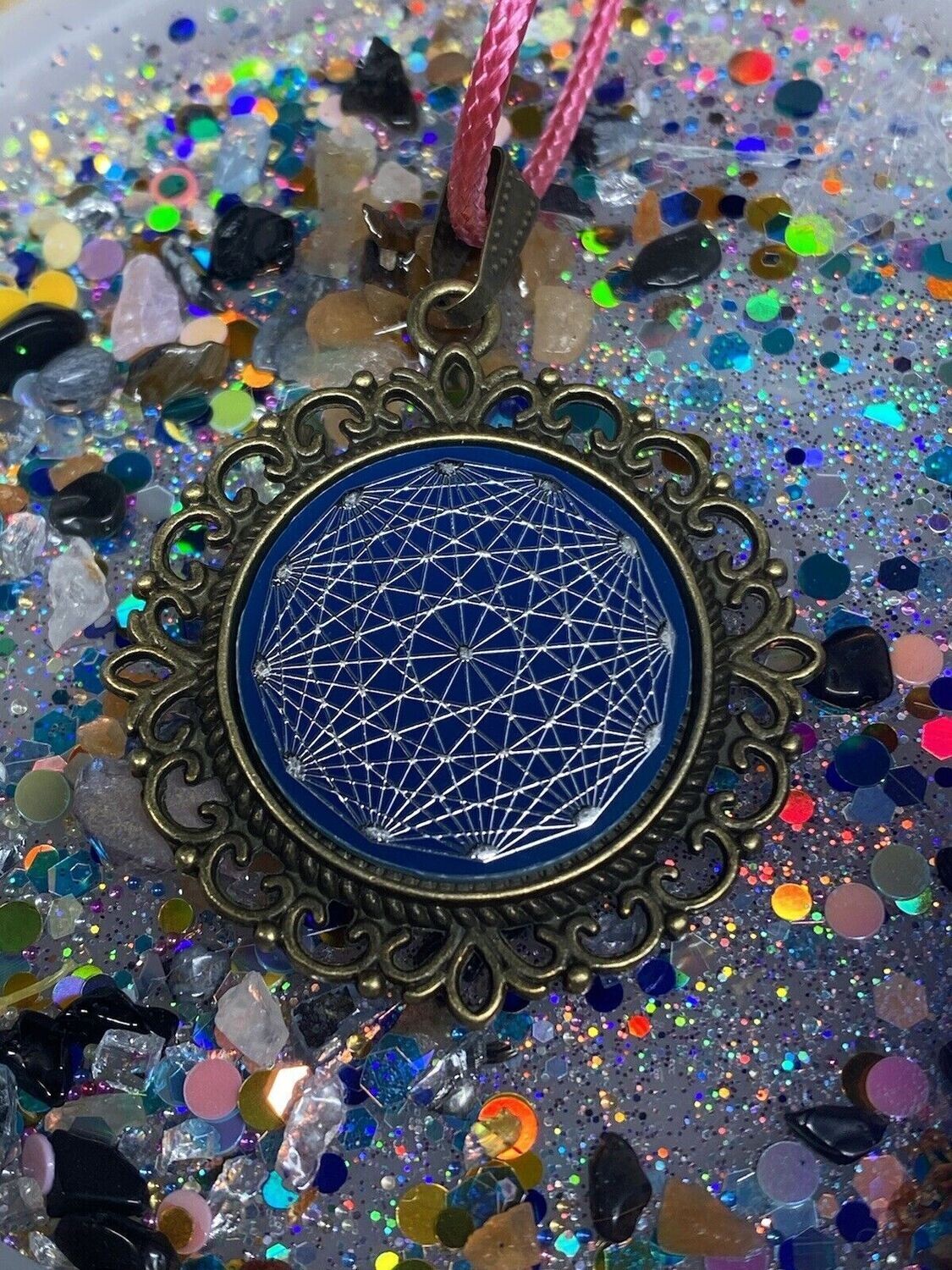 Amulett – bronzefarben, Dodecagram 12 – er Stern, Disc in blau 25 mm, zinnlegiert, kupferunterlegt – Produktansicht 1