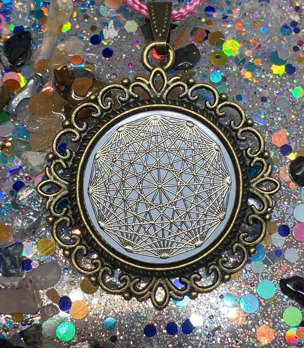 Amulett – Dodecagram als weisser 25 mm Coin – Dodecagram – 25 mm / zinnlegiert / Fassung bronzefarben – Produktansicht 1