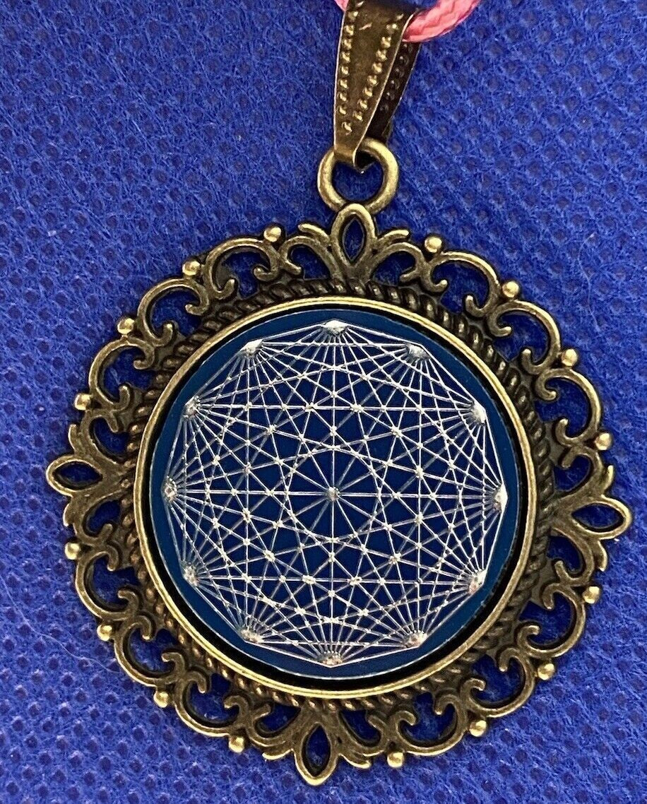 Amulett – bronzefarben, Dodecagram 12 – er Stern, Disc in blau 25 mm, zinnlegiert, kupferunterlegt – Produktansicht 1