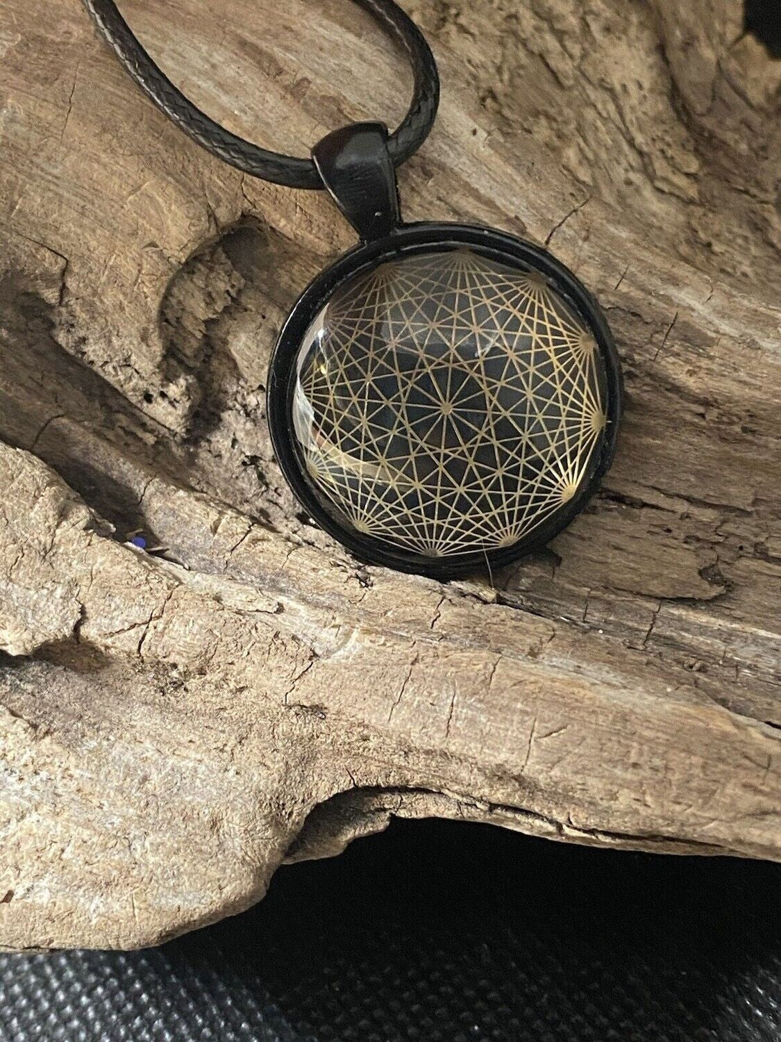 Amulett – Dodecagram – 25 mm / goldlegiert / schwarz – Produktansicht 1